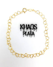 Cargar imagen en el visor de la galería, Pulsera corazones acabada en oro 18 k
