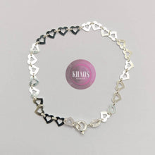 Cargar imagen en el visor de la galería, Pulsera Corazones
