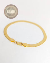 Cargar imagen en el visor de la galería, Pulsera Cinta 4.5 Acabado en oro 18k
