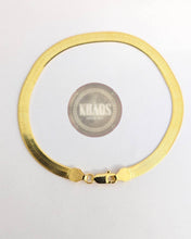 Cargar imagen en el visor de la galería, Pulsera Cinta 4.5 Acabado en oro 18k
